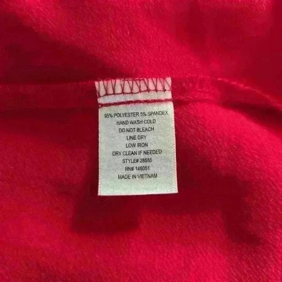 Red Sleeveless Women's V-Neck Blouse -- size M -- Vixen, Officewear, Datenight - Picture 8 of 9